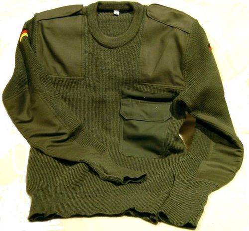 Bundeswehr Pullover mit Brusttasche, original aus Bundeswehrbeständen, oliv, neu